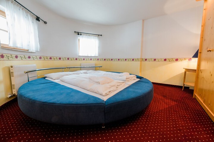 Room 14 of 50