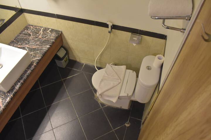 Clean Restrooms
