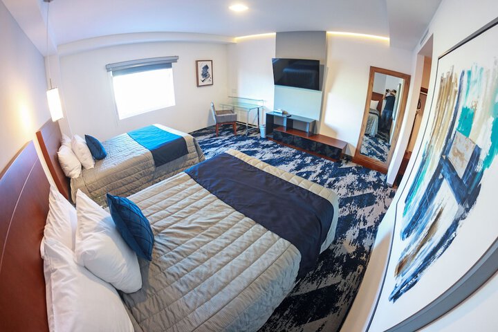 Room 9 of 36