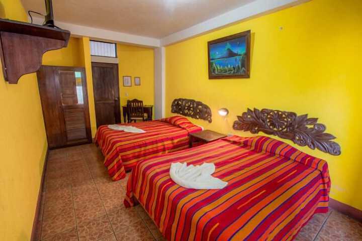 Room 4 of 33