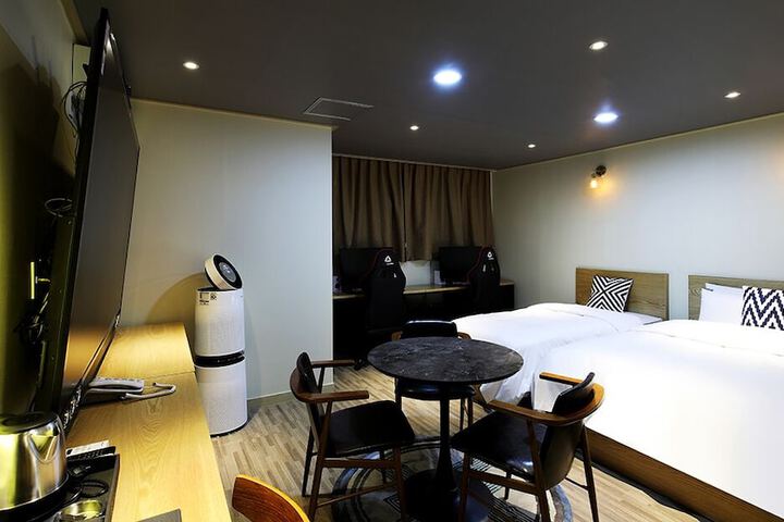 Room 21 of 73