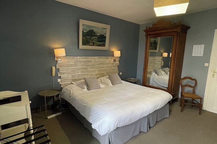 Room 9 of 35
