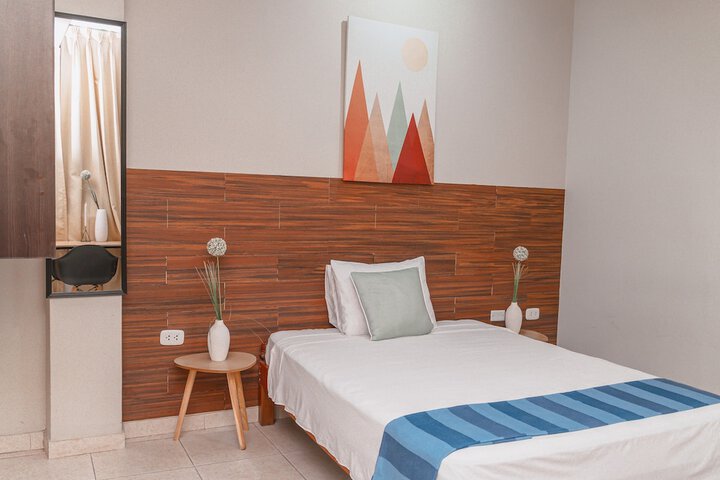 Room 9 of 28