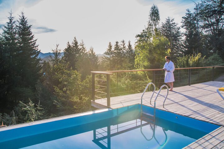 Pool 41 of 80