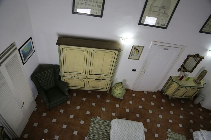 Room 27 of 35