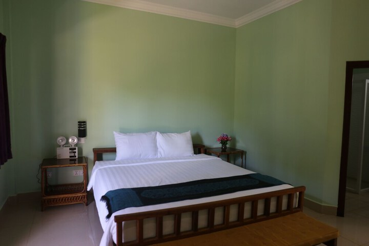 Room 11 of 35