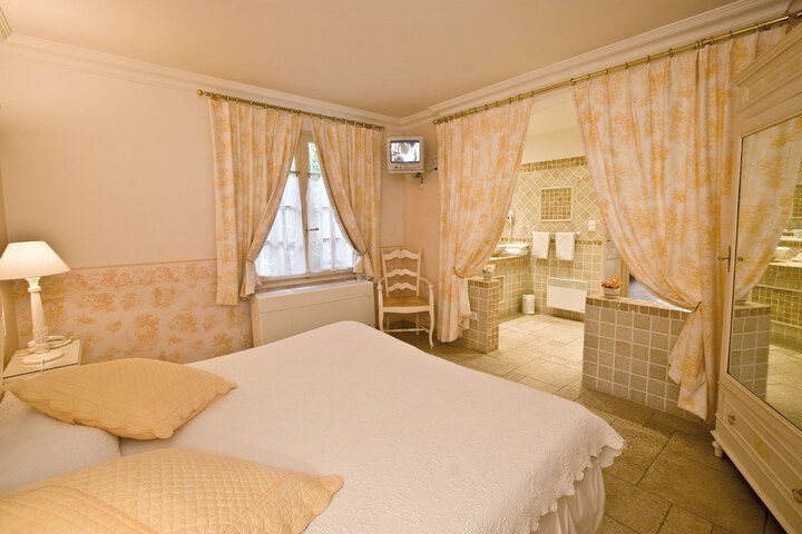 Room 15 of 52