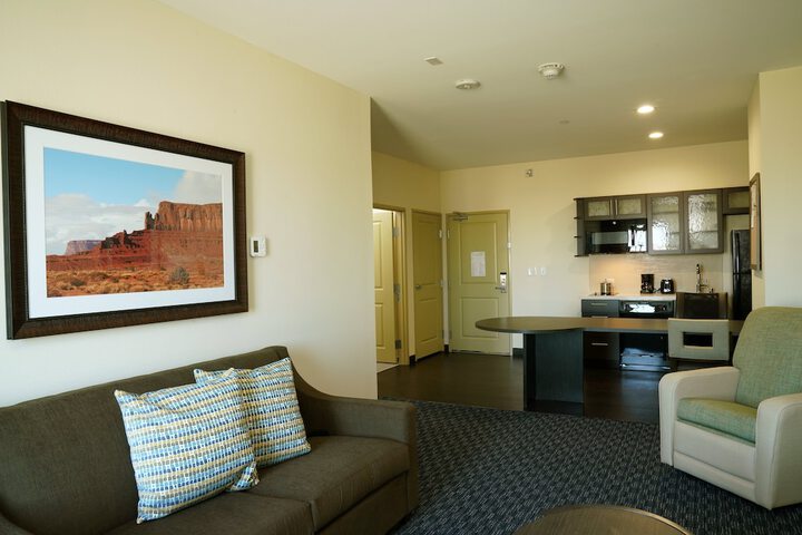 1 King Bed Studio Suite (8 of 18)