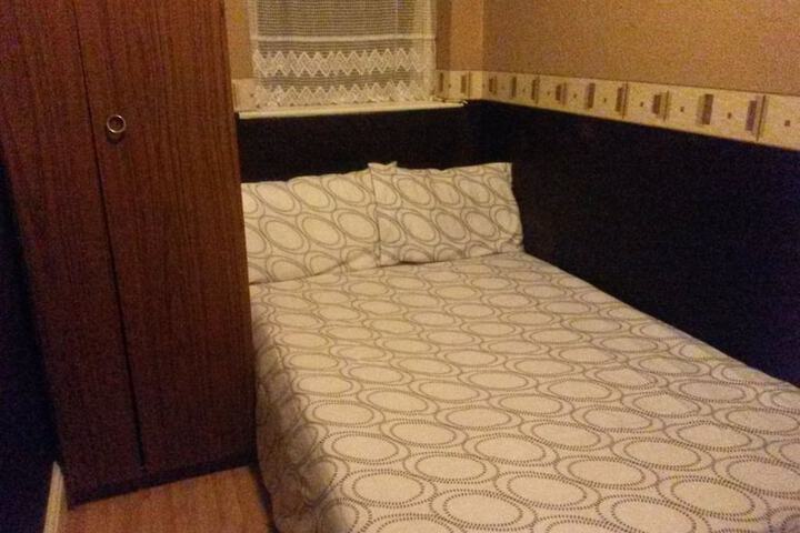 Room 12 of 34