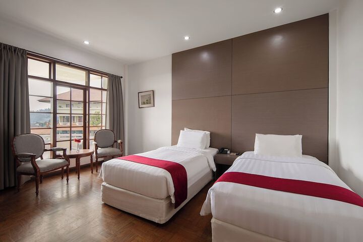 Room 4 of 29