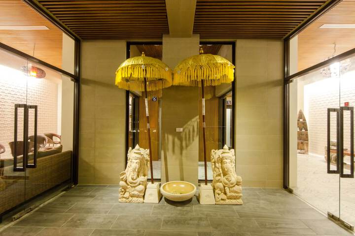 Hotel 2 of 116