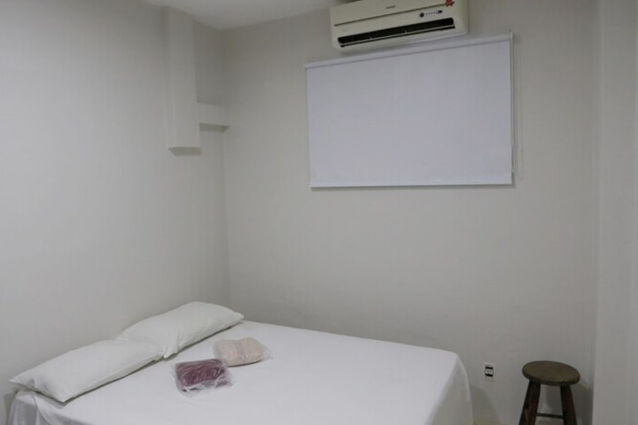 Room 7 of 25