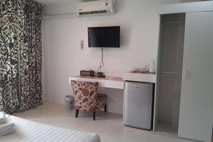 Room 17 of 36
