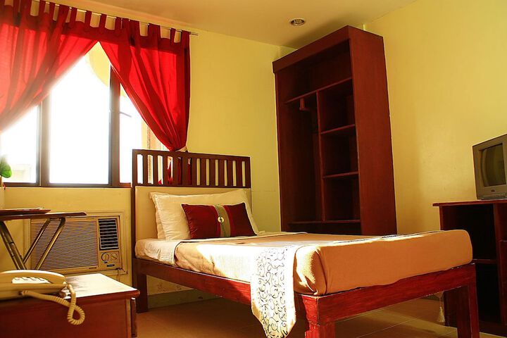 Room 4 of 26