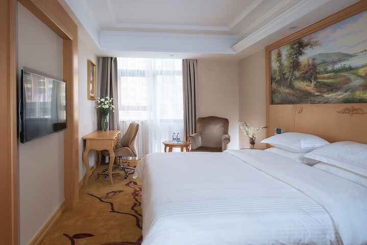 Room 3 of 31