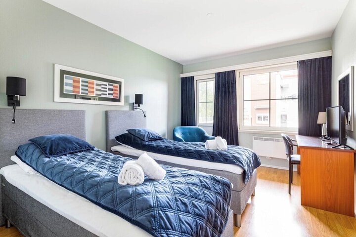 Room 2 of 40