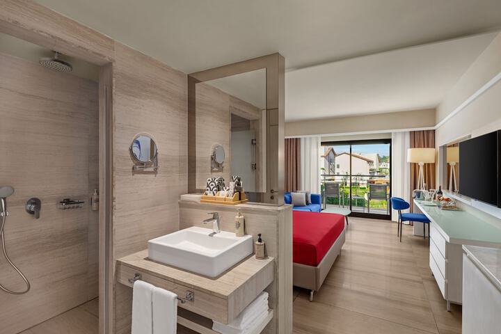 Room 90 of 303