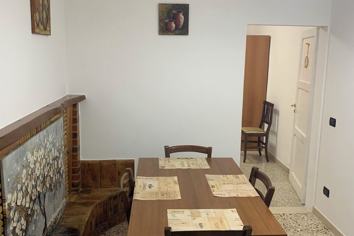 Room 8 of 50