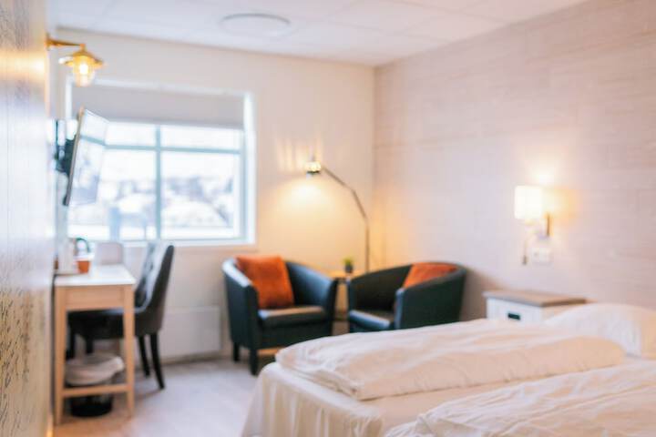 Room 102 of 262