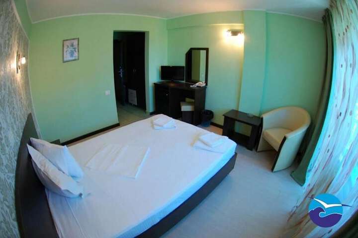 Room 13 of 49