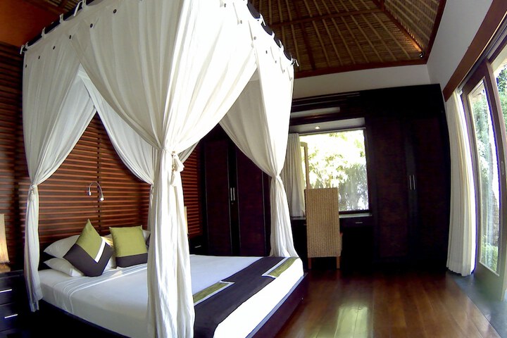 Room 6 of 71