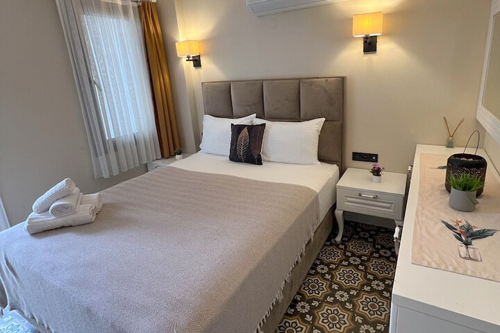 Room 11 of 50