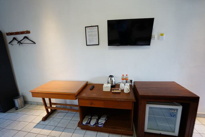 Room 7 of 80