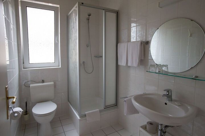 Room 15 of 23
