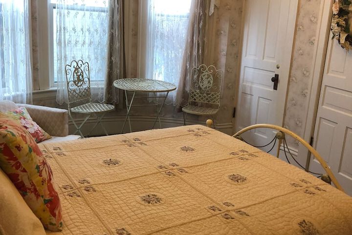 Room 3 of 44