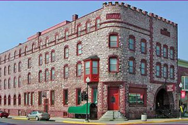 Hotel 8 of 49