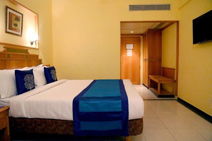 Room 12 of 21