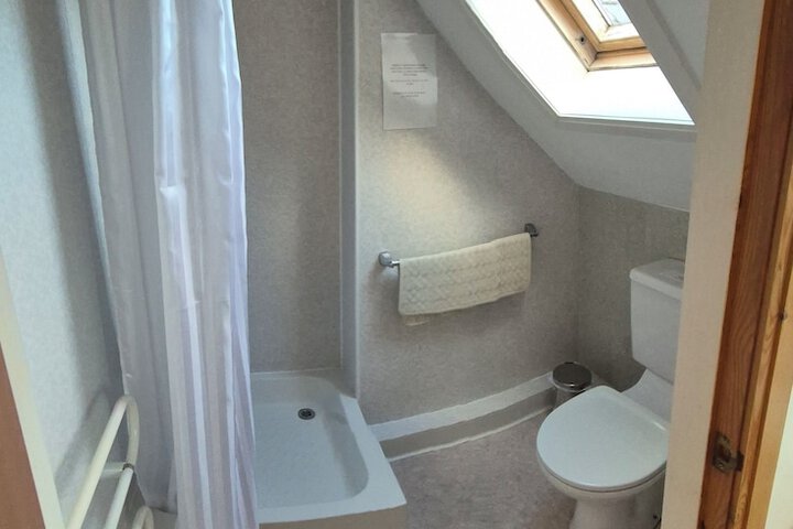Room 15 of 33