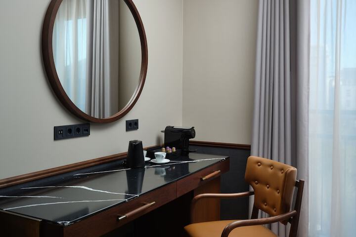 Room 19 of 132