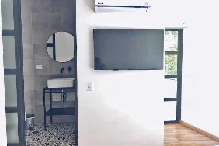 Room 3 of 62