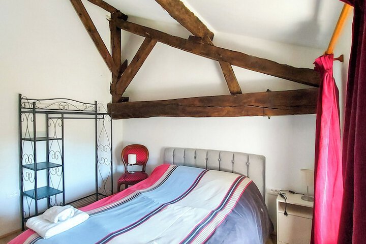 Room 94 of 320