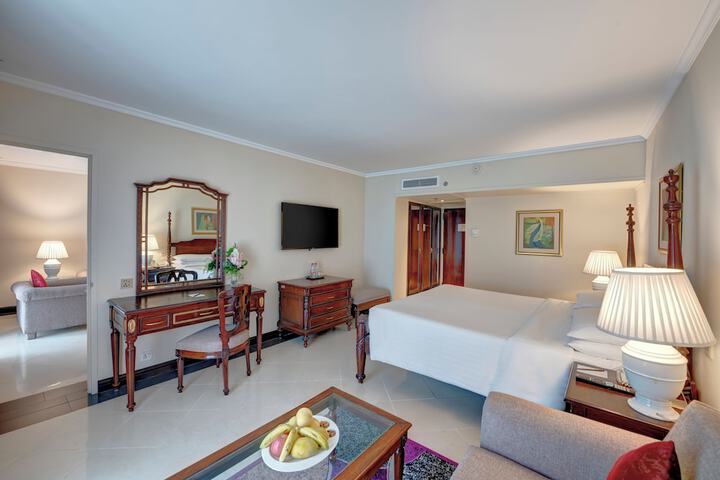 Room 15 of 77