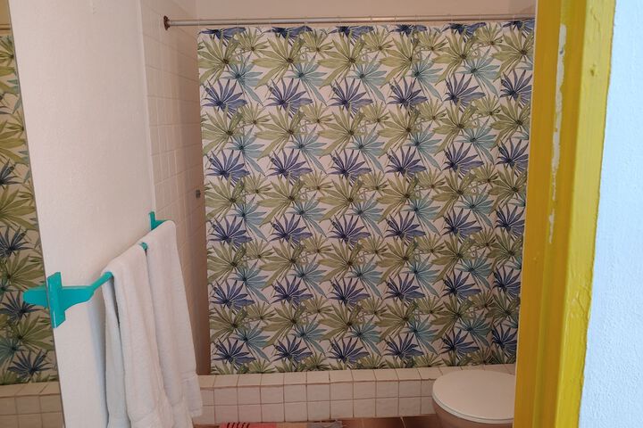 Room 10 of 31