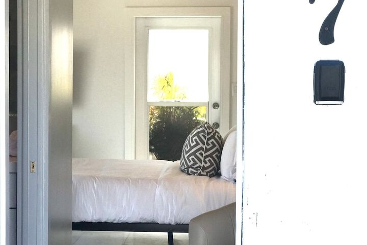 Room 14 of 236