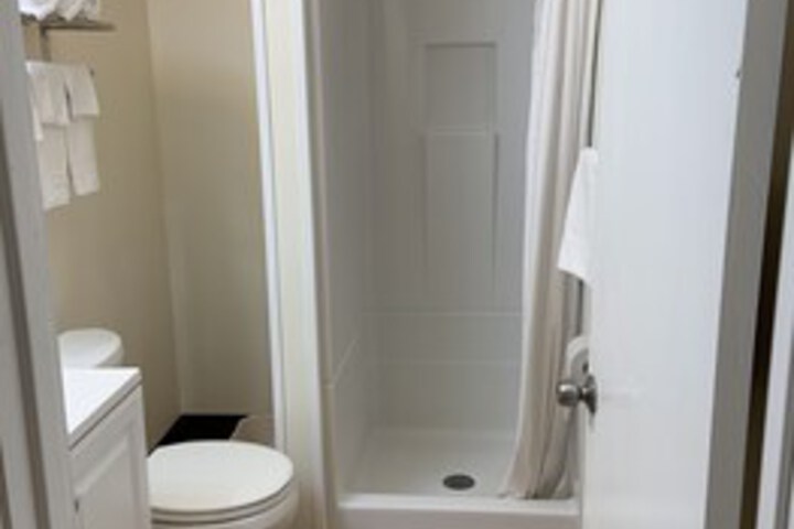 Room 2 of 25