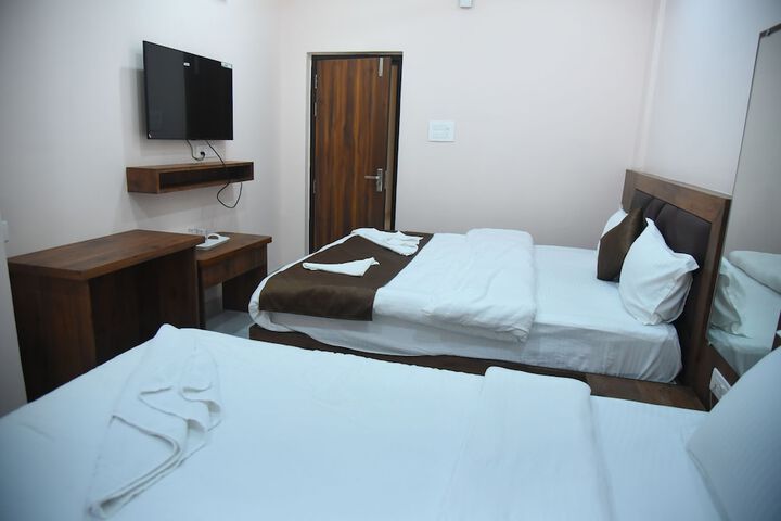 Room 16 of 33