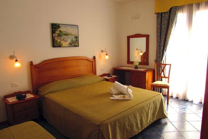 Room 8 of 45