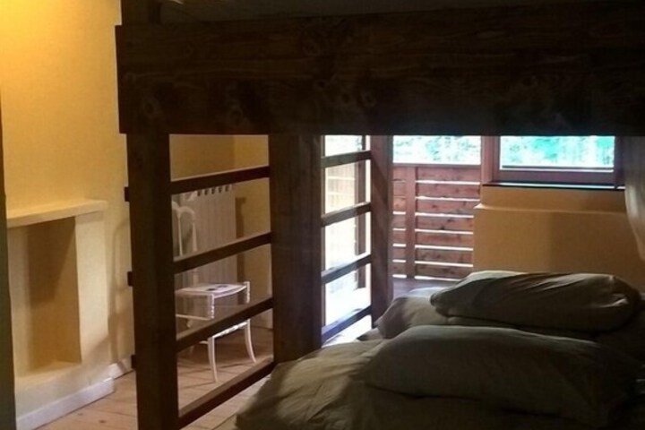 Room 17 of 38