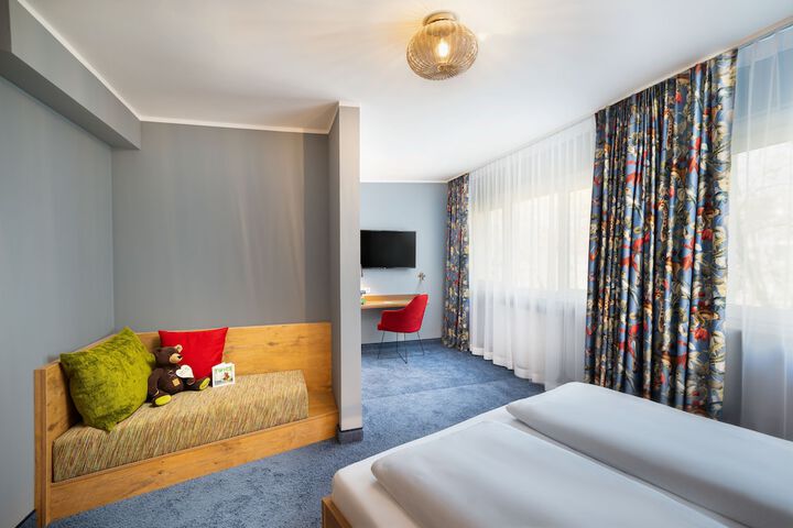Room 46 of 84