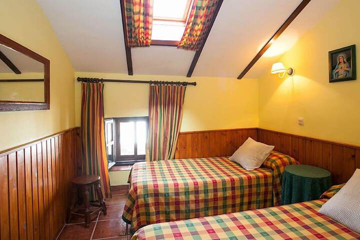 Room 2 of 23