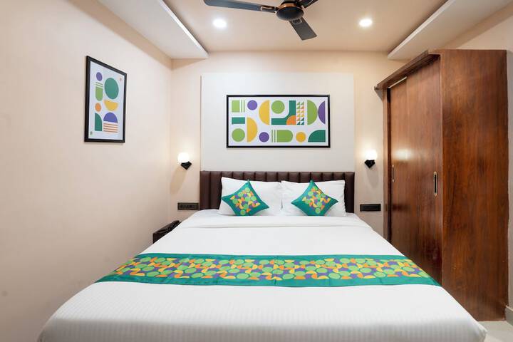 Room 5 of 33