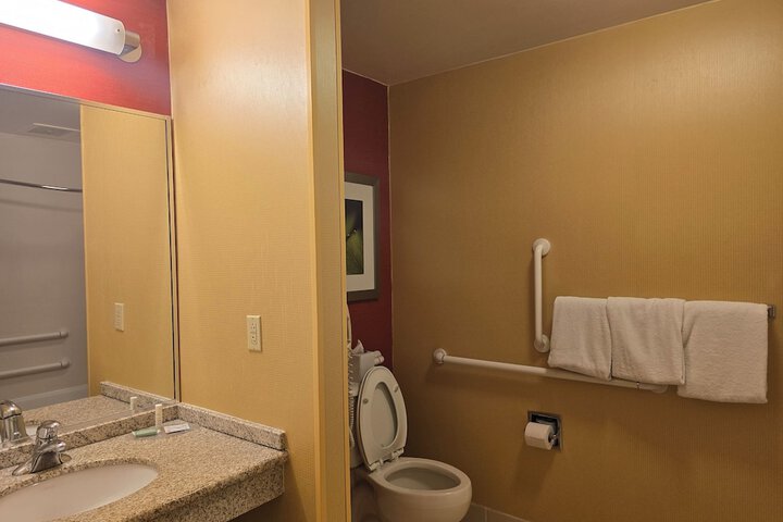 Room 103 of 135