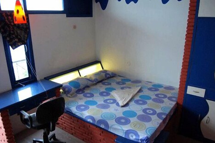Room 4 of 66