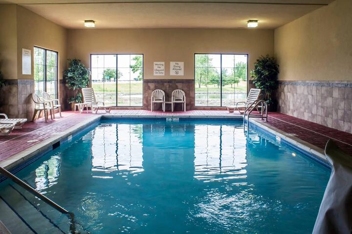 Hotel with Pool