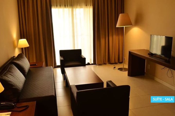 Room 10 of 115