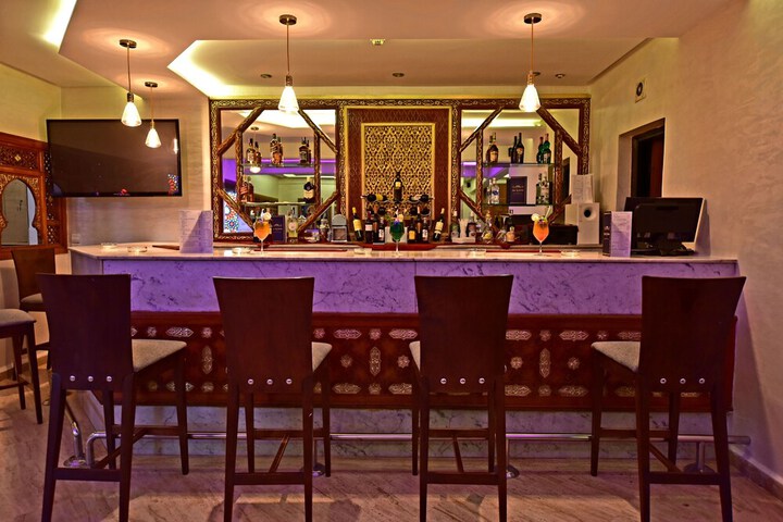 Lounge 23 of 23